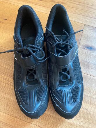 Rennrad Kleidung in XL-2XL + Helm, Schuhe, Trikots uvm.