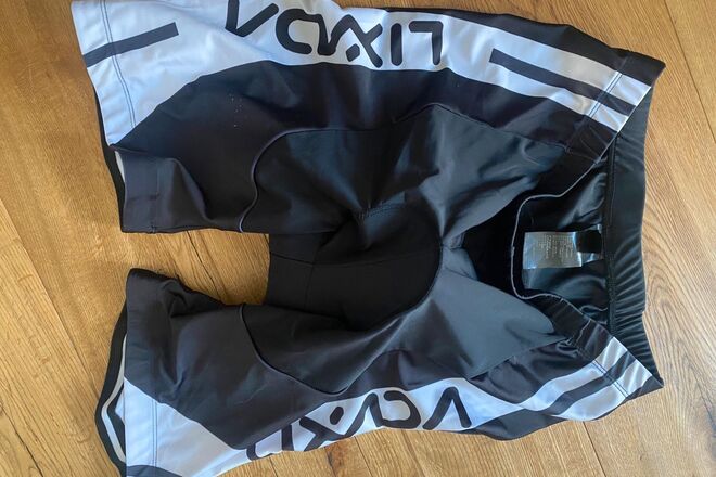 Rennrad Kleidung in XL-2XL + Helm, Schuhe, Trikots uvm.
