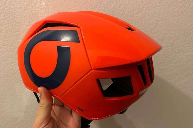 Casque de vélo et lunettes de vélo