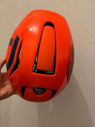 Casque de vélo et lunettes de vélo