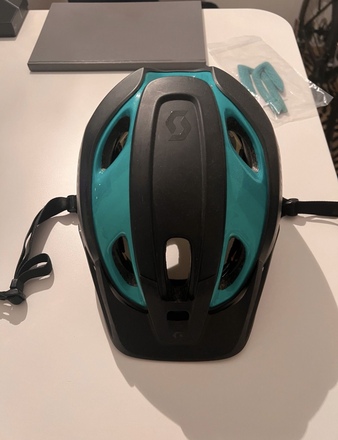 Scott Helm mit neuen Pads & MIPS 