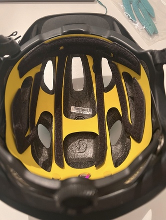 Scott Helm mit neuen Pads & MIPS 
