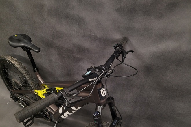 HUSQVARNA LIGHT CROSS LC 2