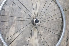 verkaufen: Vorderes Laufrad 26" Mavic mit Deore-Nabe und Disc-Aufnahme