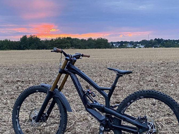 verkaufen: Yt tues cf pro Race downhill 2017/2017. Versand möglich 